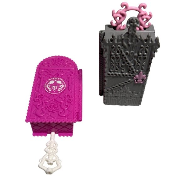 Monster High Luggage Scaris City Of Frights Skelita Calaveras Rochelle Goyle - Picture 1 of 13